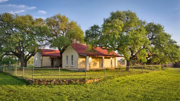 $799,000 | 247 Cow Trail Road, Mason, TX 76856
