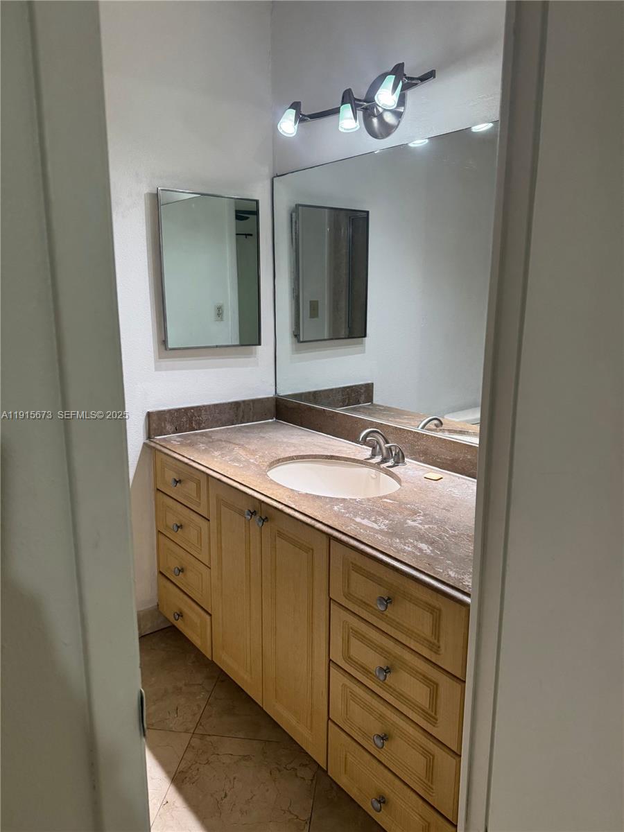 7000 Crown Gate Court, Unit 7000 Miami Lakes, FL 33014 - Photo 18 of 25