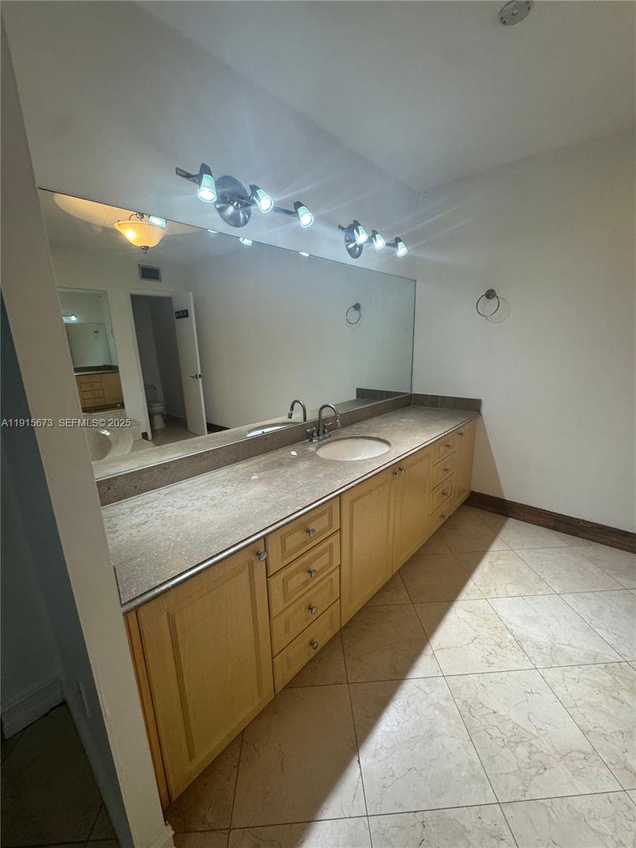 7000 Crown Gate Court, Unit 7000 Miami Lakes, FL 33014 - Photo 10 of 25