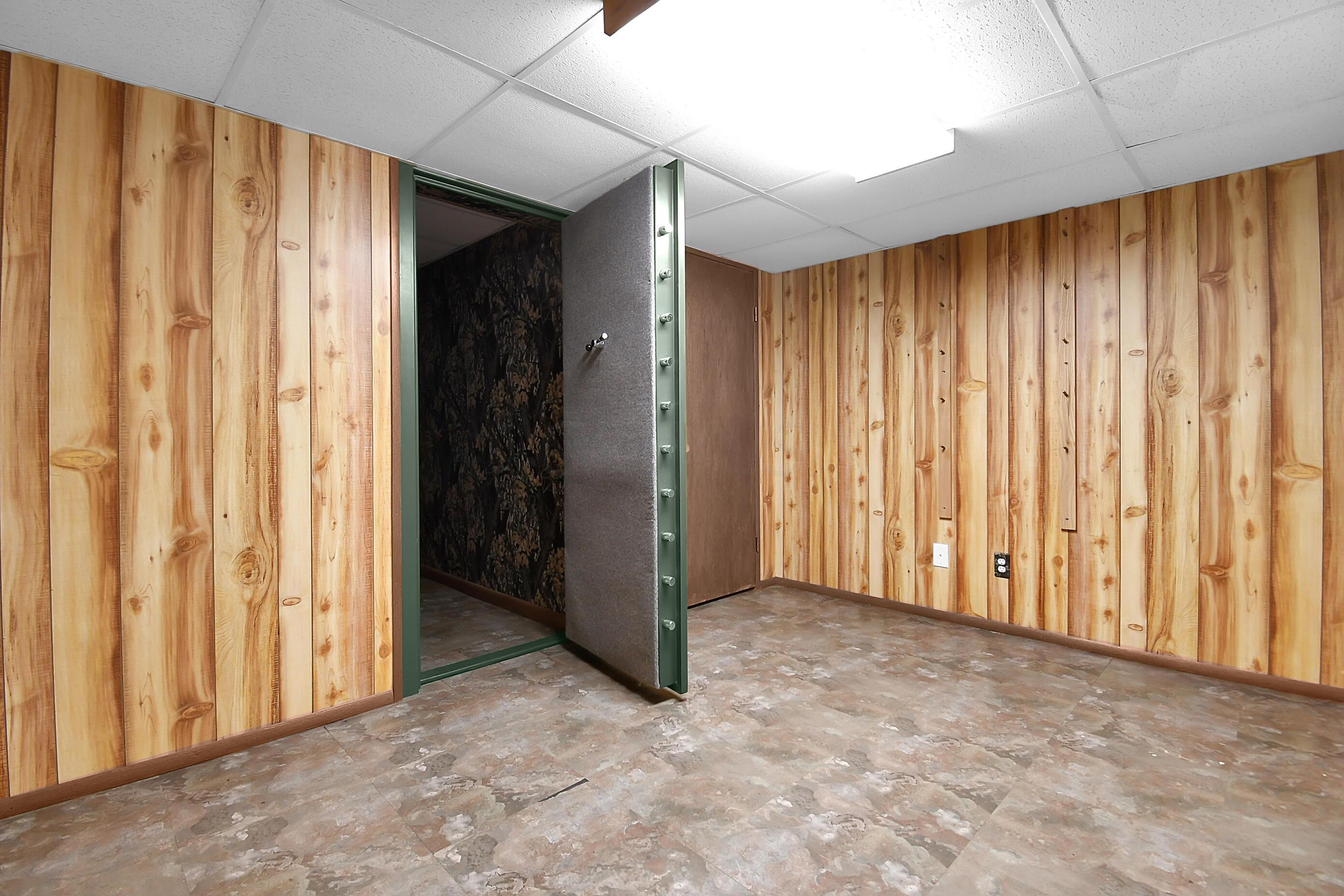 9931 Catt Road Newark, OH 43055 - Photo 35 of 46 Safe room entrance from office space