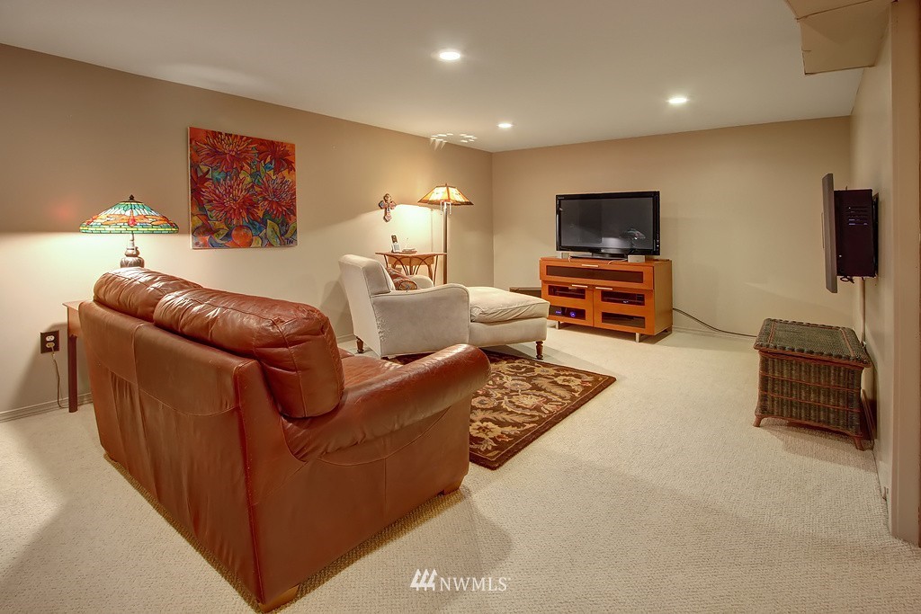 9840 40th Avenue Southwest Seattle, WA 98136 - Photo 13 of 20 Gallery Image 13