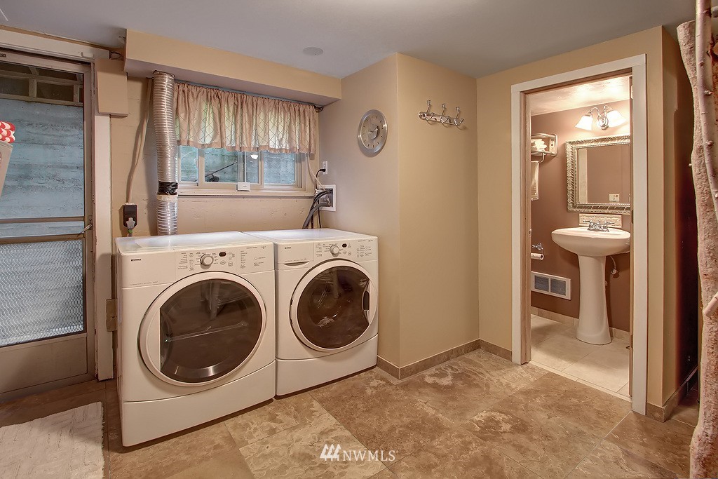 9840 40th Avenue Southwest Seattle, WA 98136 - Photo 15 of 20 Gallery Image 15