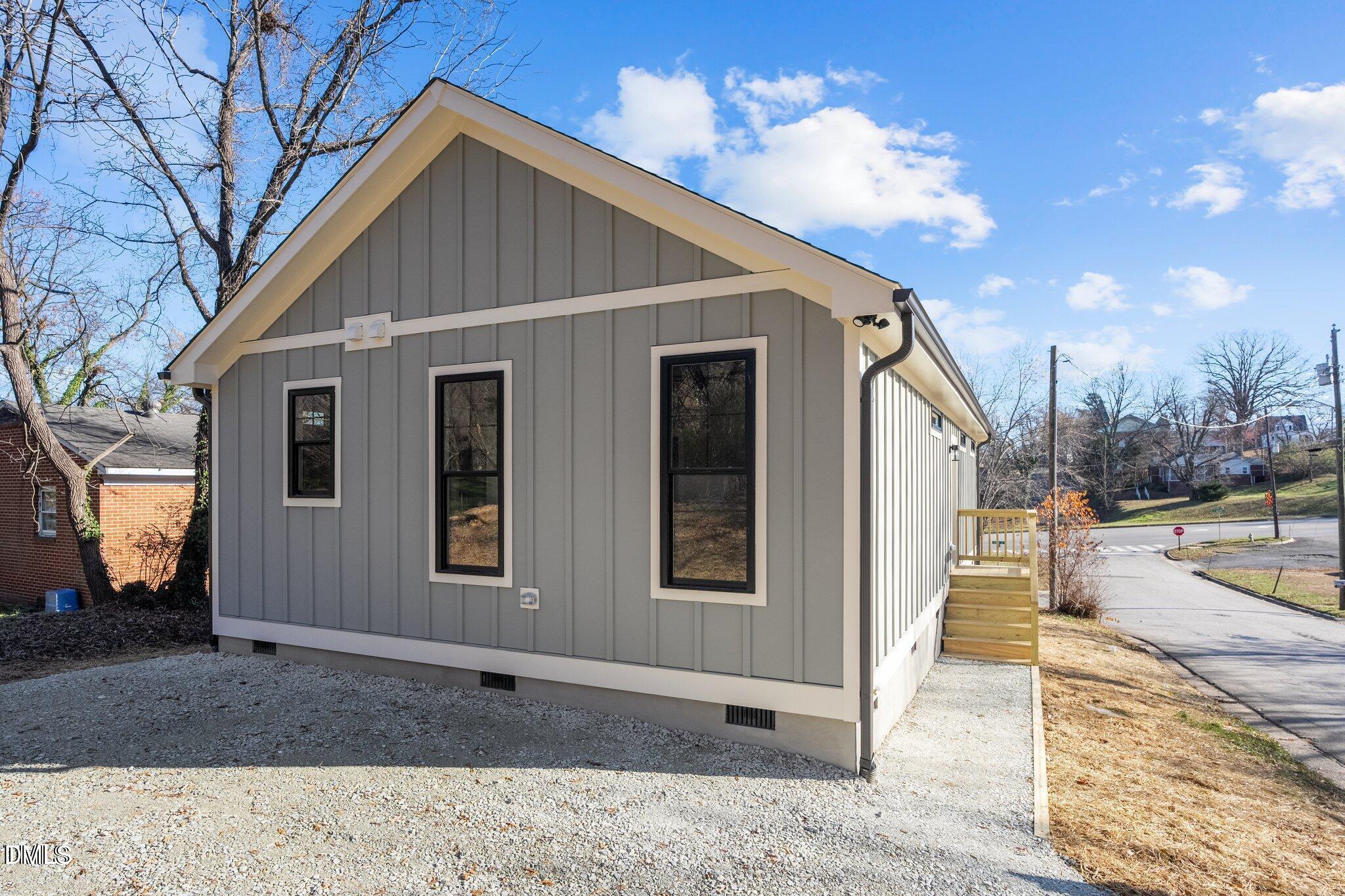 531 Booth Street Roxboro, NC 27573 - Photo 3 of 39