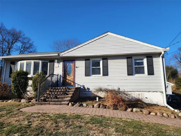 $4,100 | 373 Ehrhardt Road, Pearl River, NY 10965