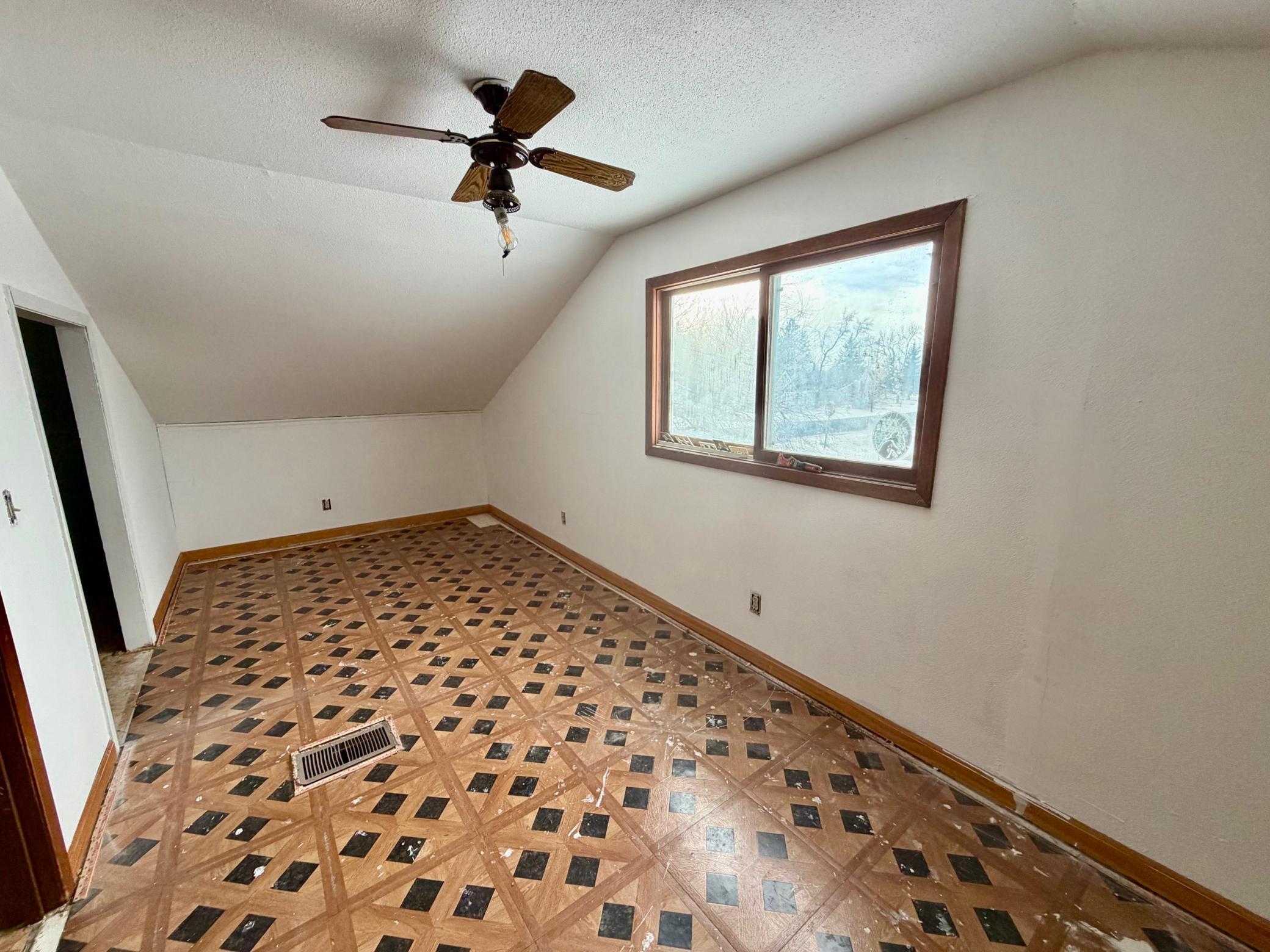 222 Woodrow Street Grygla, MN 56727 - Photo 9 of 12