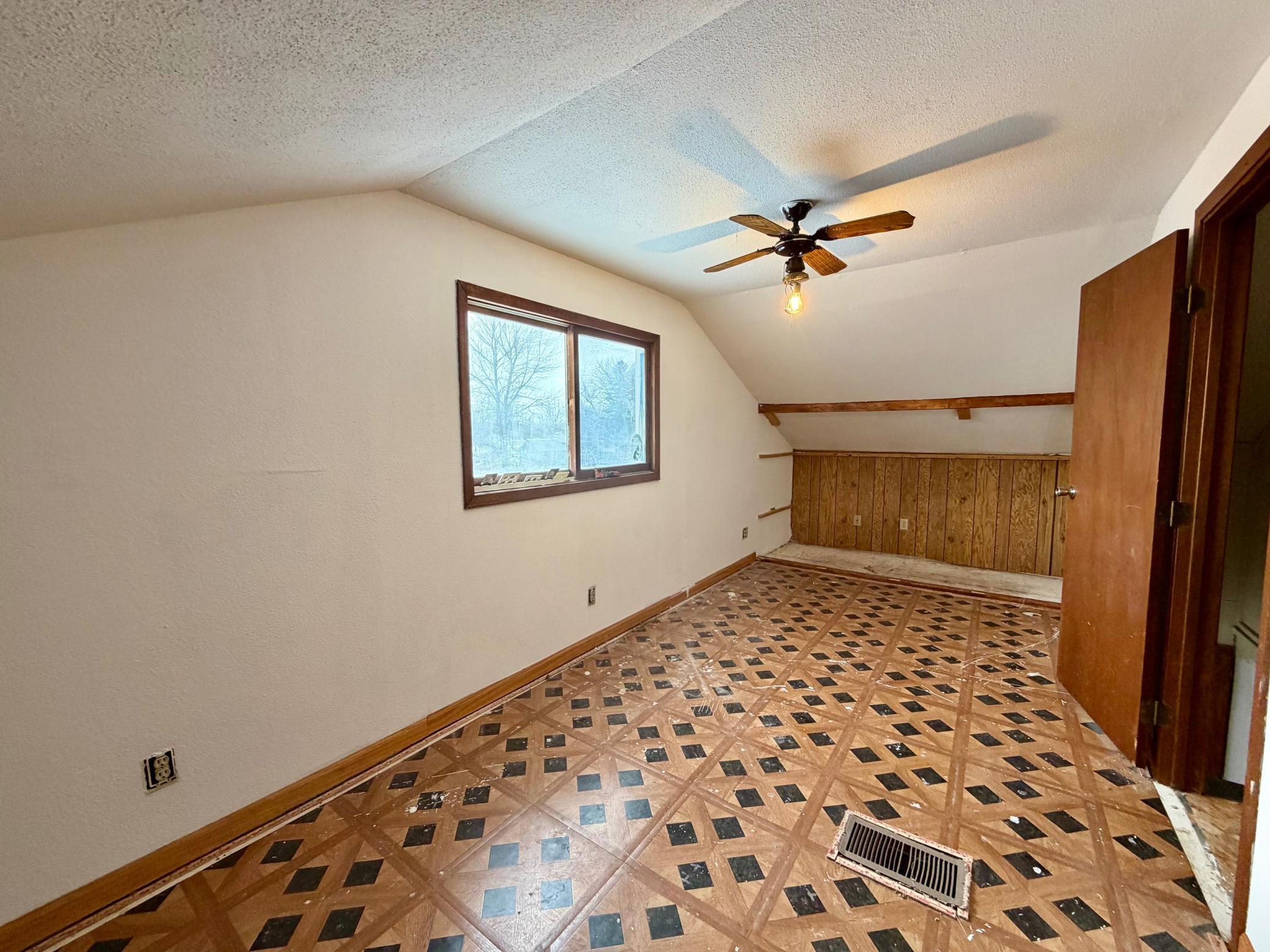 222 Woodrow Street Grygla, MN 56727 - Photo 10 of 12