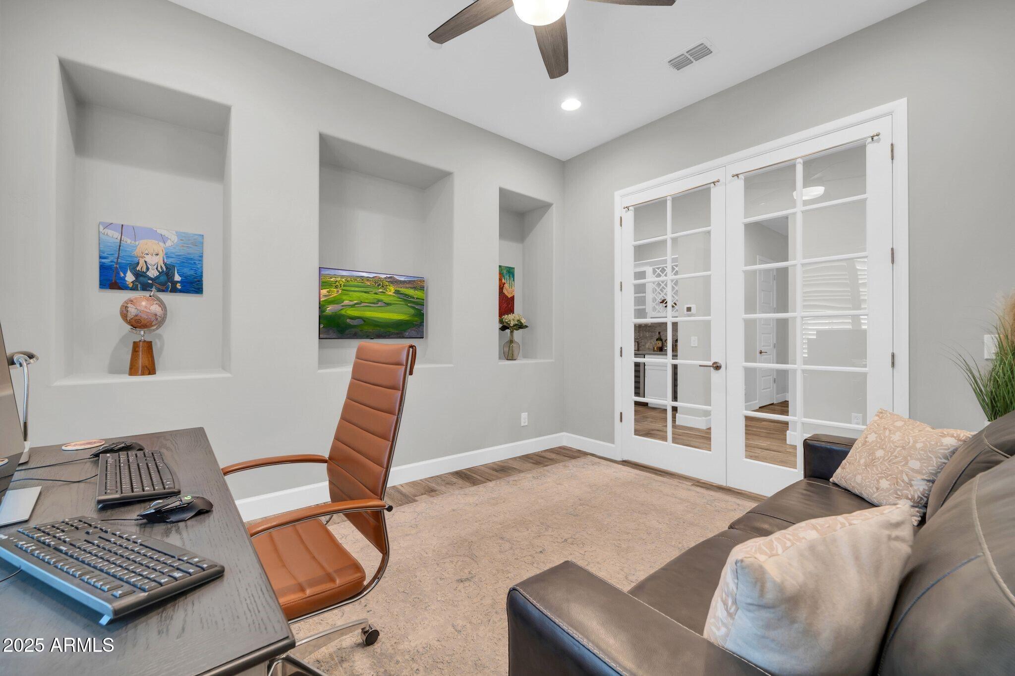 17565 Blaze Lane Rio Verde, AZ 85263 - Photo 21 of 43 a workspace with furniture and window