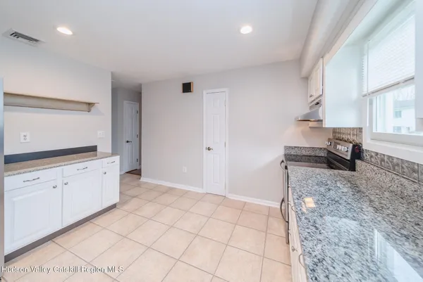 $499,900 | 37 Spaulding Lane, Saugerties, NY 12477