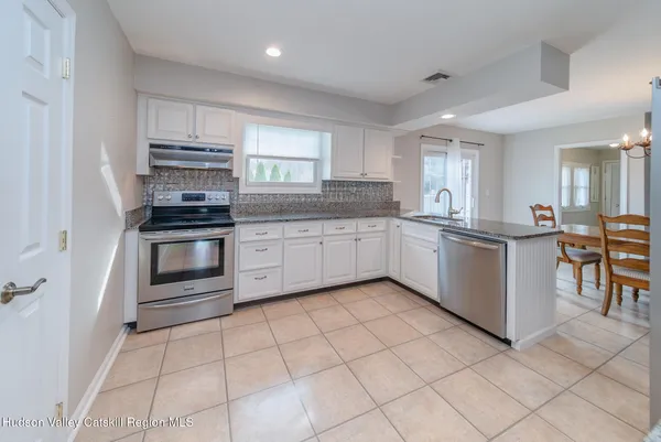 $499,900 | 37 Spaulding Lane, Saugerties, NY 12477