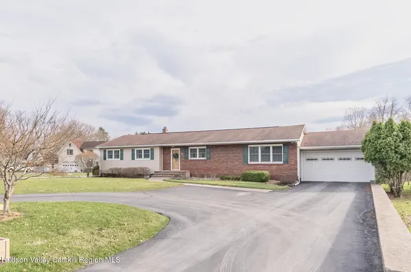 $499,900 | 37 Spaulding Lane, Saugerties, NY 12477