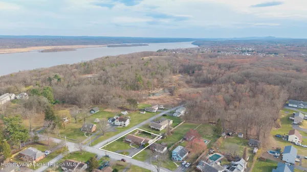 $499,900 | 37 Spaulding Lane, Saugerties, NY 12477