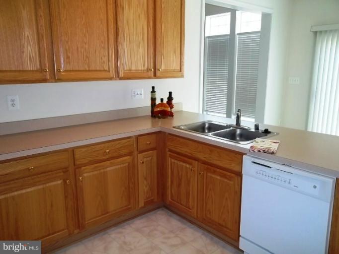368 Grey Friars Road Westminster, MD 21158 - Photo 14 of 26 Kitchen toward breakfast room