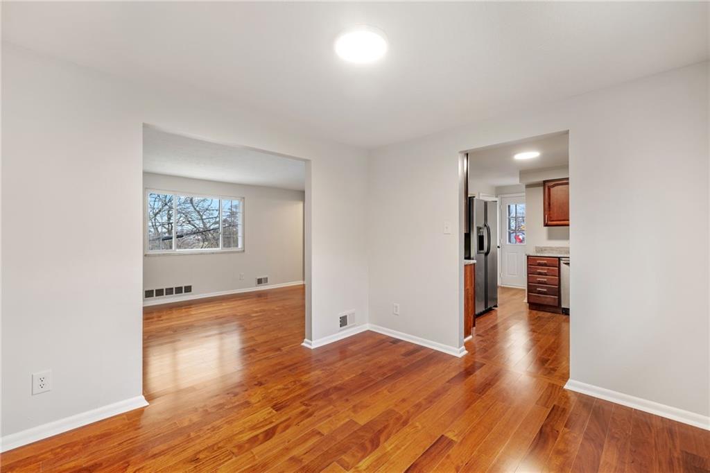 2922 Roland Pittsburgh, PA 15227 - Photo 10 of 27 Gallery Image 10