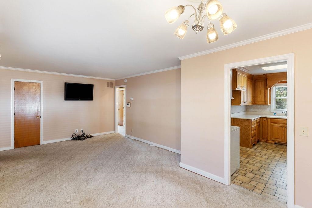 205 Lakeview Heights Union, SC 29379 - Photo 4 of 27