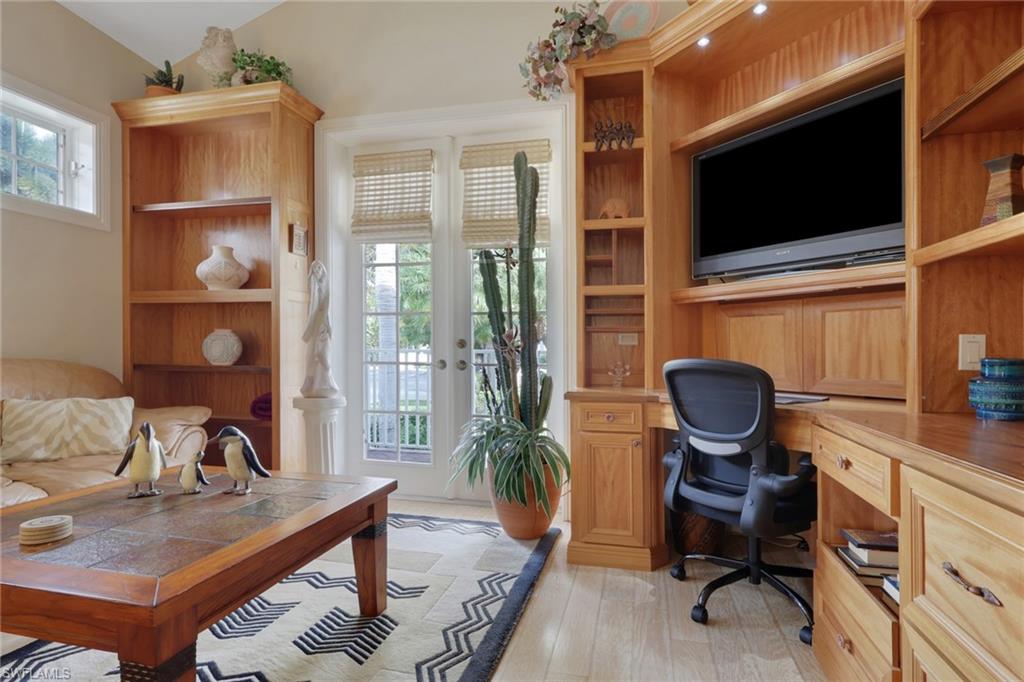 1510 Chesapeake Avenue Naples, FL 34102 - Photo 18 of 34