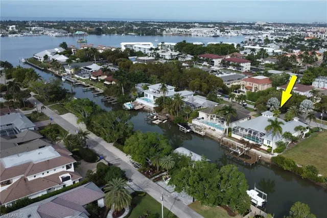 $4,349,000 | 1510 Chesapeake Avenue, Naples, FL 34102