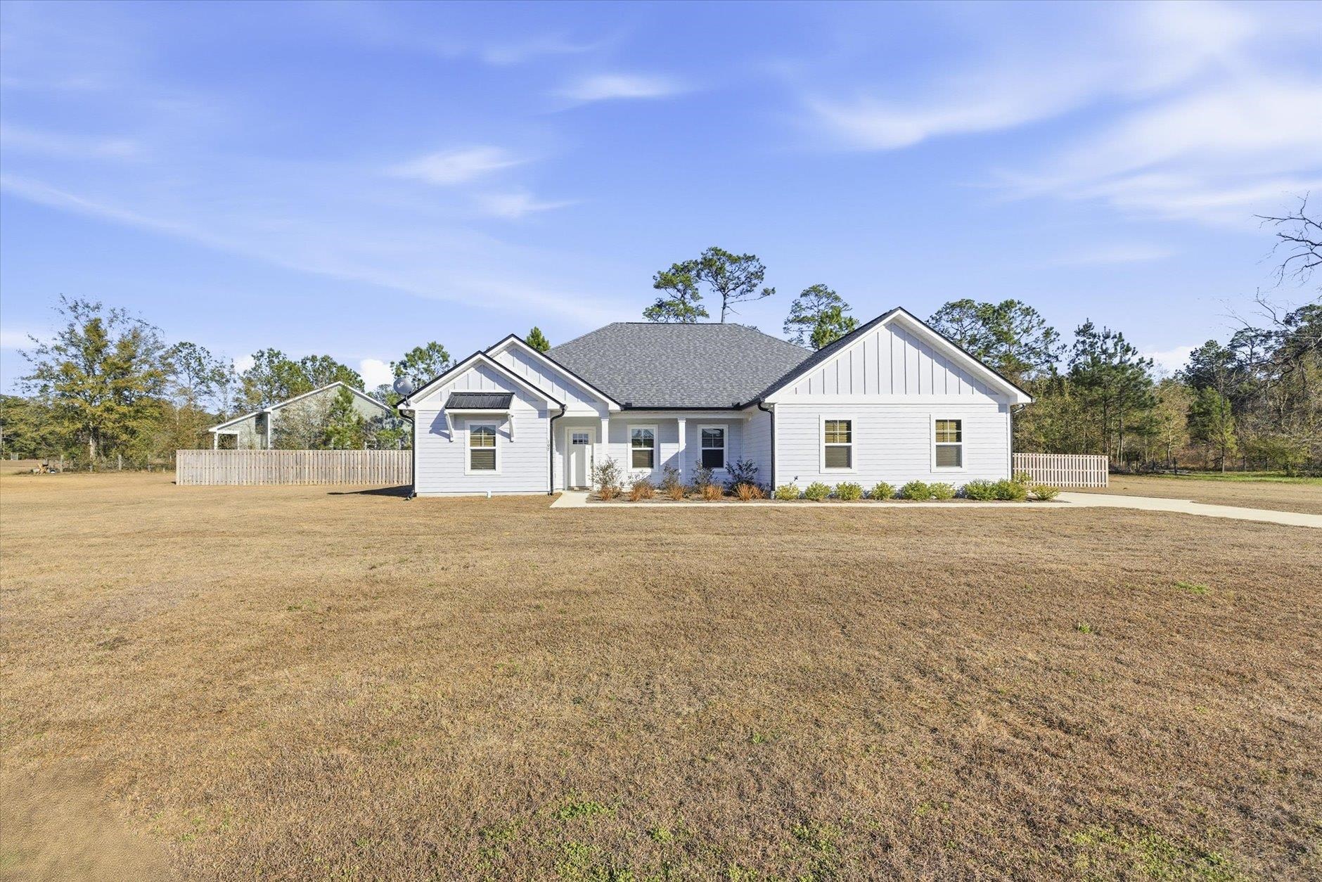 107 South Tarn Way Monticello, FL 32344 - Photo 2 of 38