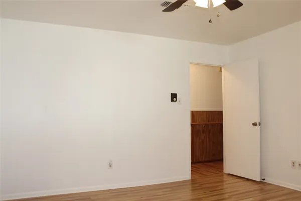 $2,300 | 218 Smith Street, Columbus, TX 78934