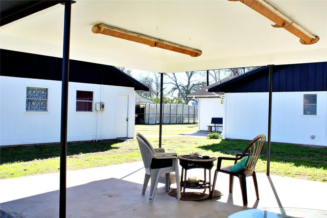 $2,500 | 218 Smith Street, Columbus, TX 78934