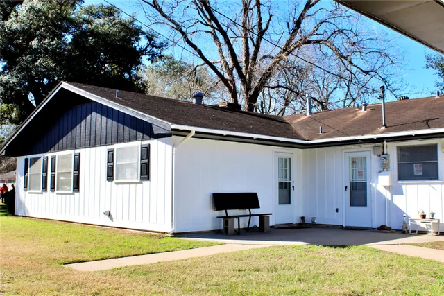 $2,500 | 218 Smith Street, Columbus, TX 78934