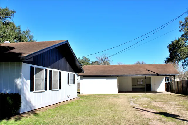 $2,500 | 218 Smith Street, Columbus, TX 78934