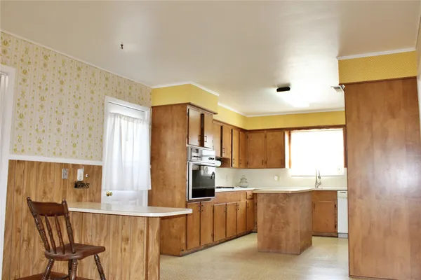 $2,300 | 218 Smith Street, Columbus, TX 78934