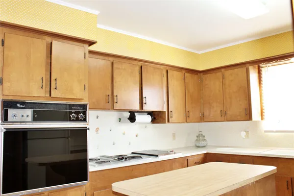 $2,300 | 218 Smith Street, Columbus, TX 78934