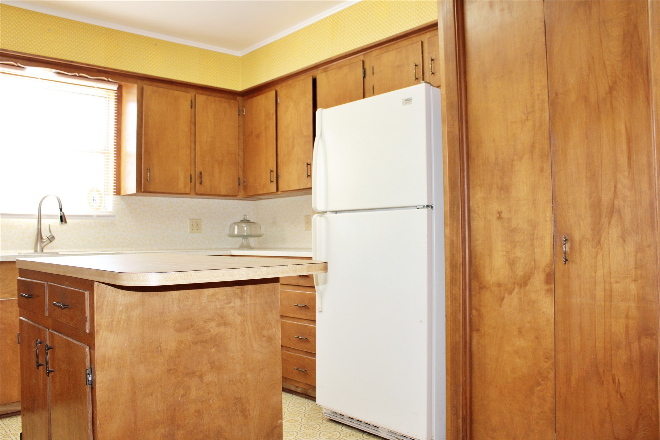 218 Smith Street Columbus, TX 78934 - Photo 9 of 36