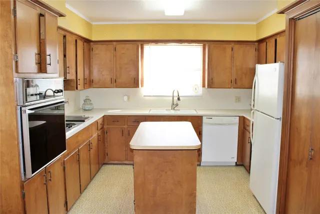 $2,500 | 218 Smith Street, Columbus, TX 78934