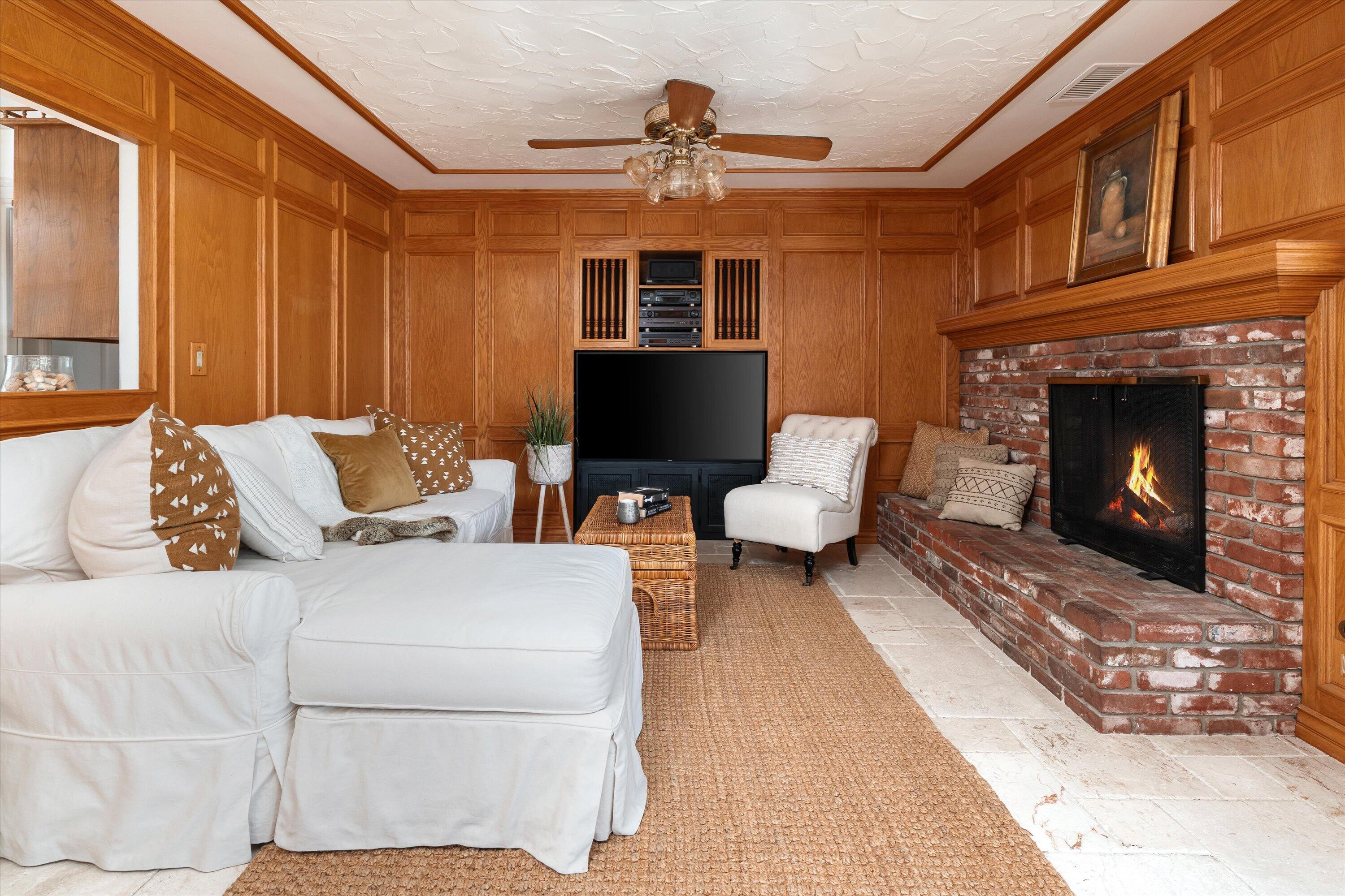 200 Morada Lane Santa Barbara, CA 93105 - Photo 15 of 39 Family room