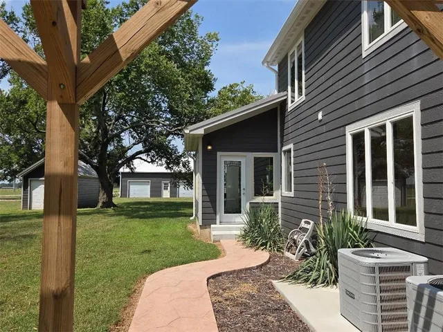 $540,000 | 2096 Indian Road, Fort Scott, KS 66701