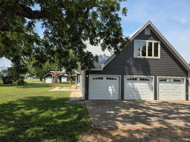 $540,000 | 2096 Indian Road, Fort Scott, KS 66701