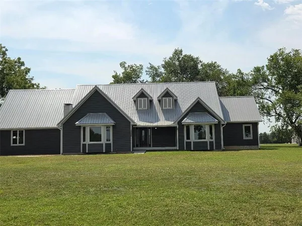 $499,000 | 2096 Indian Road, Fort Scott, KS 66701