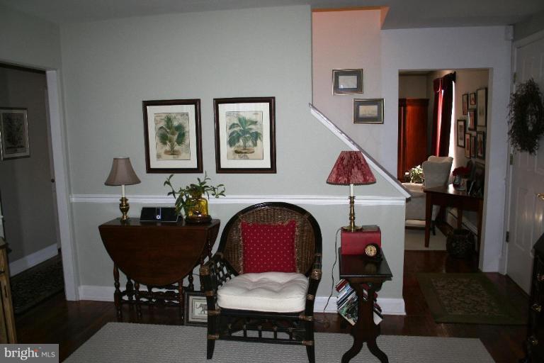 304 Upland Road Pikesville, MD 21208 - Photo 3 of 28 Living Room