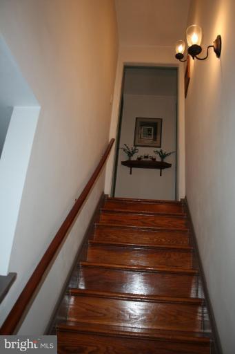 304 Upland Road Pikesville, MD 21208 - Photo 22 of 28 Staircase