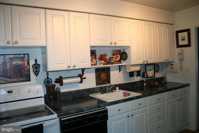 304 Upland Road Pikesville, MD 21208 - Photo 5 of 28 Kitchen