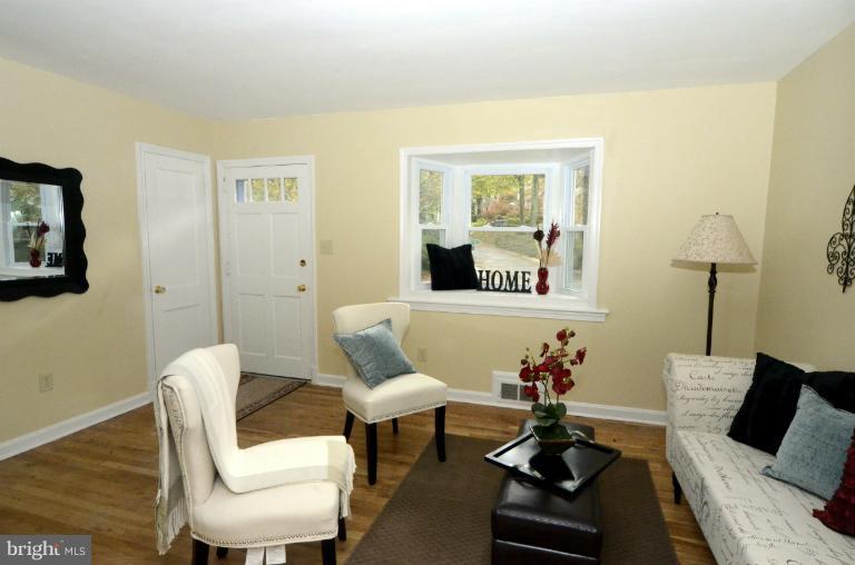 2323 Arthur Avenue Silver Spring, MD 20902 - Photo 2 of 18 Living Room