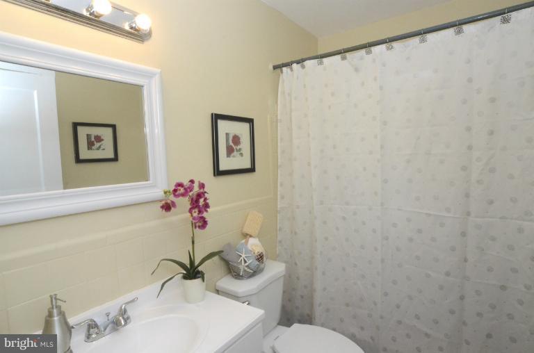 2323 Arthur Avenue Silver Spring, MD 20902 - Photo 7 of 18 Bath