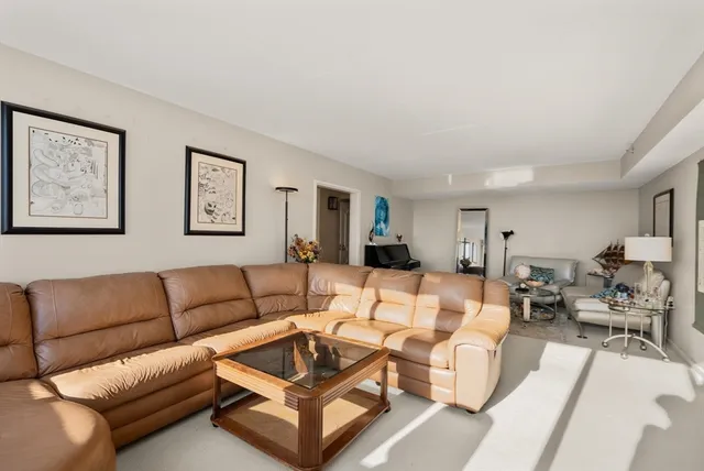 $1,100,000 | 250 Hammond Pond Parkway, Unit 1205N, Newton, MA 02467