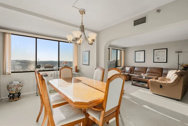 $1,100,000 | 250 Hammond Pond Parkway, Unit 1205N, Newton, MA 02467