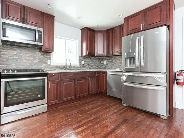 $2,000 | 202 Kerrigan Boulevard, Unit 2, Newark, NJ 07106