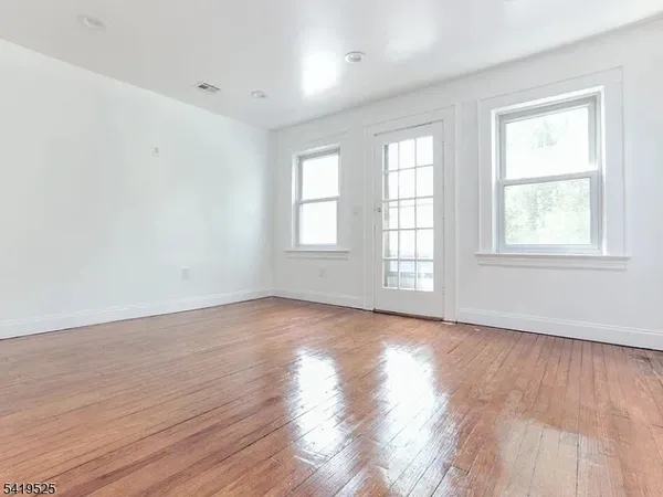 $2,000 | 202 Kerrigan Boulevard, Unit 2, Newark, NJ 07106