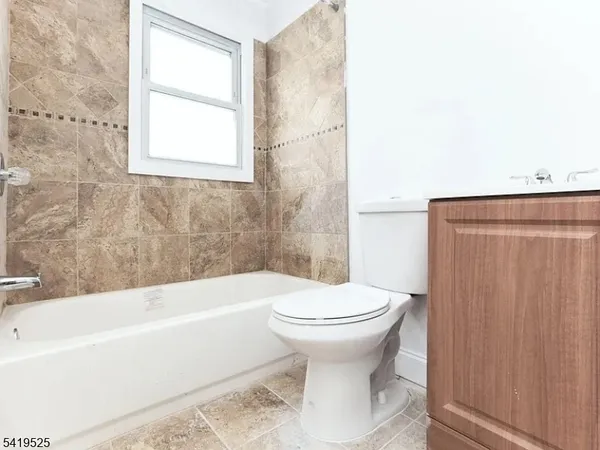 $2,000 | 202 Kerrigan Boulevard, Unit 2, Newark, NJ 07106