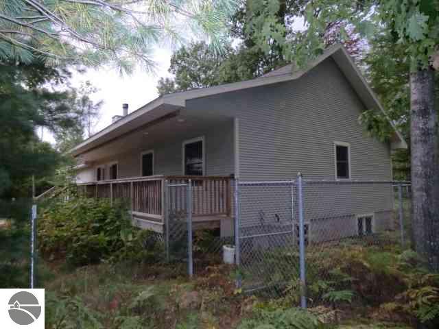 1188 Fisher Road Traverse City, MI 49685 - Photo 5 of 25 1730804-4.JPG
