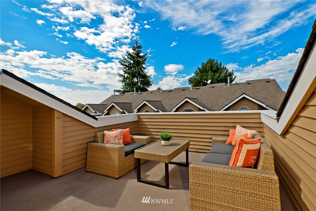 420 Northeast Maple Leaf Place, Unit B Seattle, WA 98115 - Photo 15 of 24 a view of outdoor space yard and patio