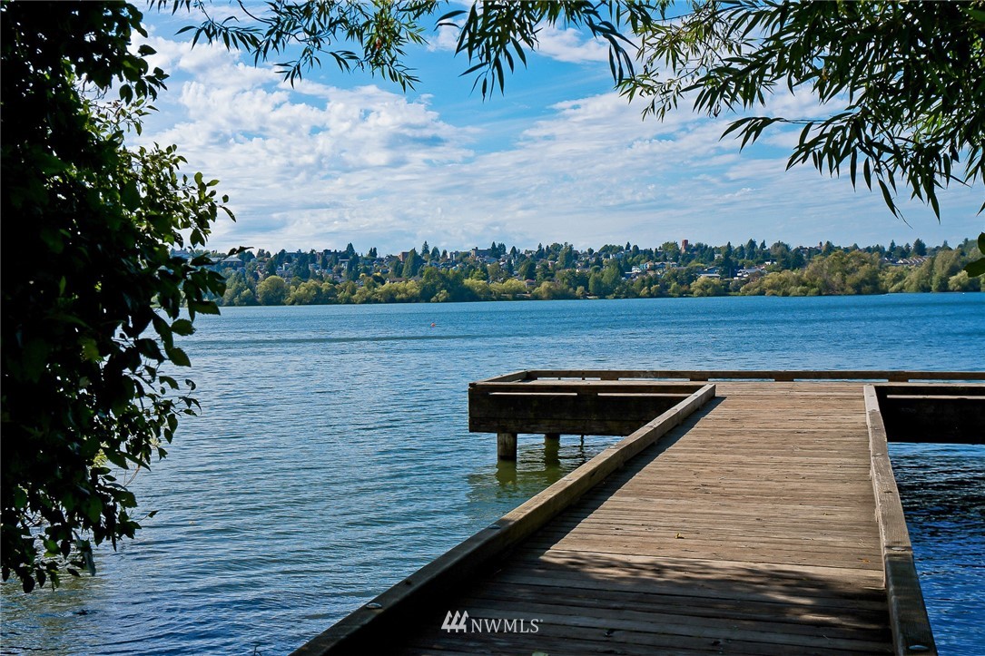 420 Northeast Maple Leaf Place, Unit B Seattle, WA 98115 - Photo 22 of 24 a view of outdoor space with lounge chair
