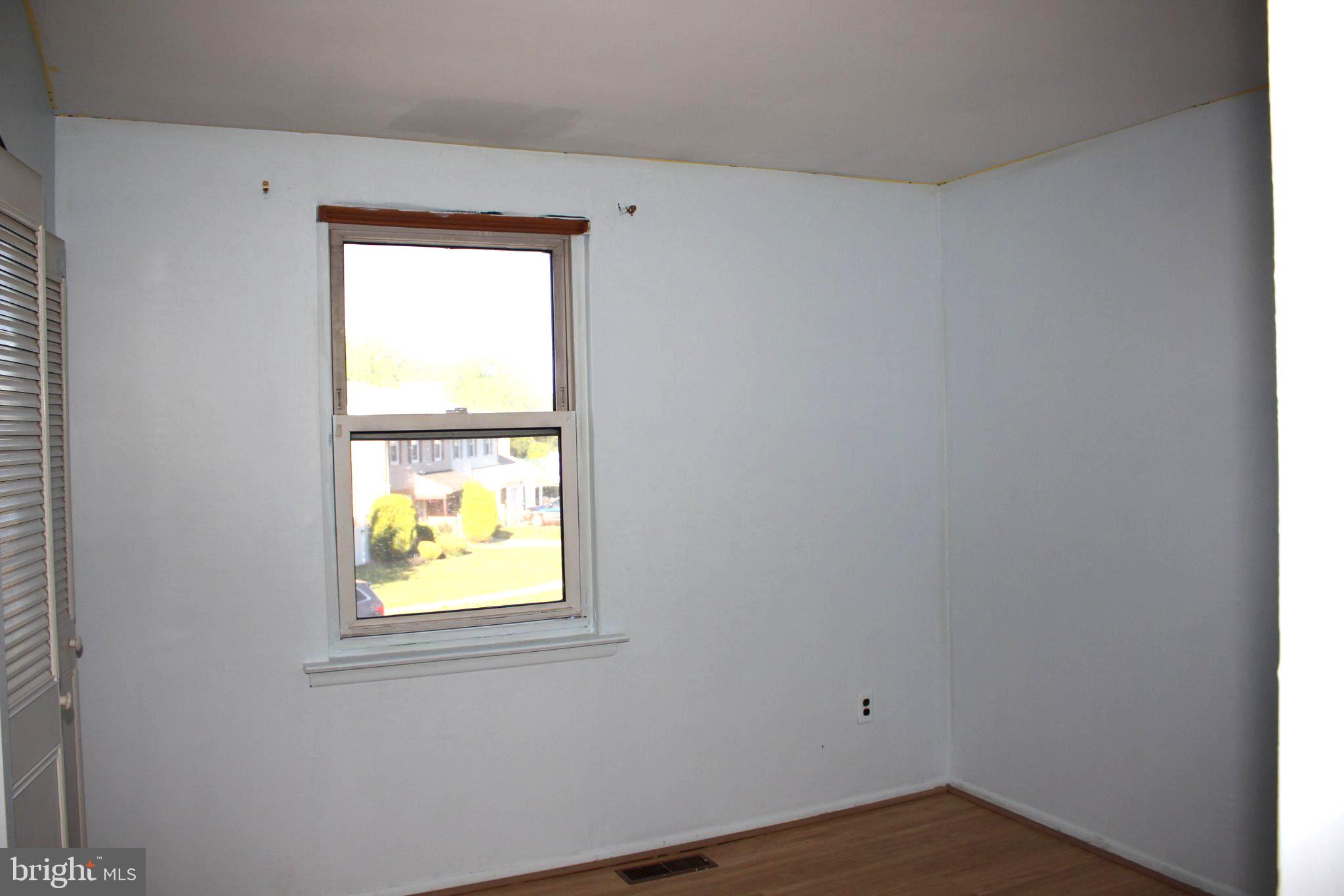 146 Oakmont Road Clementon, NJ 08021 - Photo 42 of 61 Bright and airy blank canvas room.