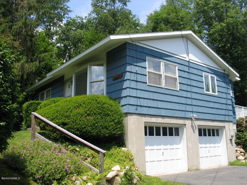 1258 North Hoosac Road Williamstown, MA 01267 - Photo 11 of 11 Garage