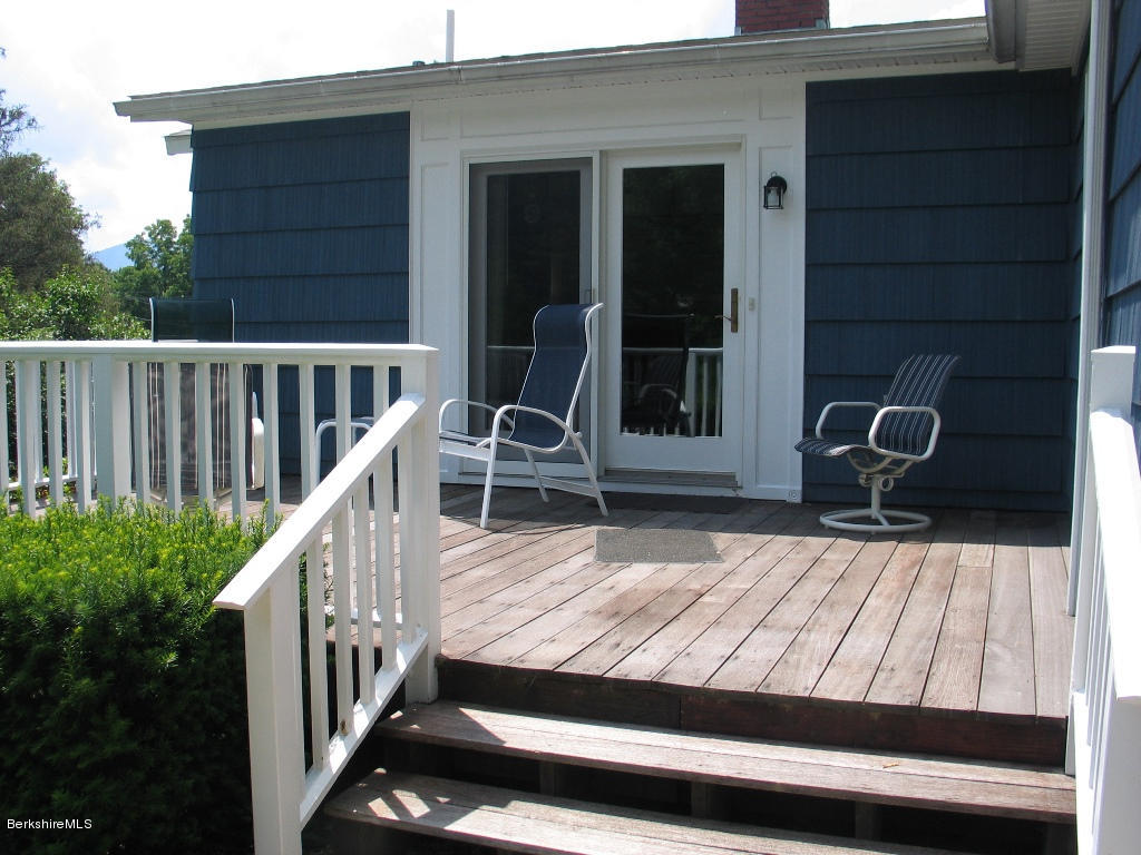 1258 North Hoosac Road Williamstown, MA 01267 - Photo 9 of 11 Deck