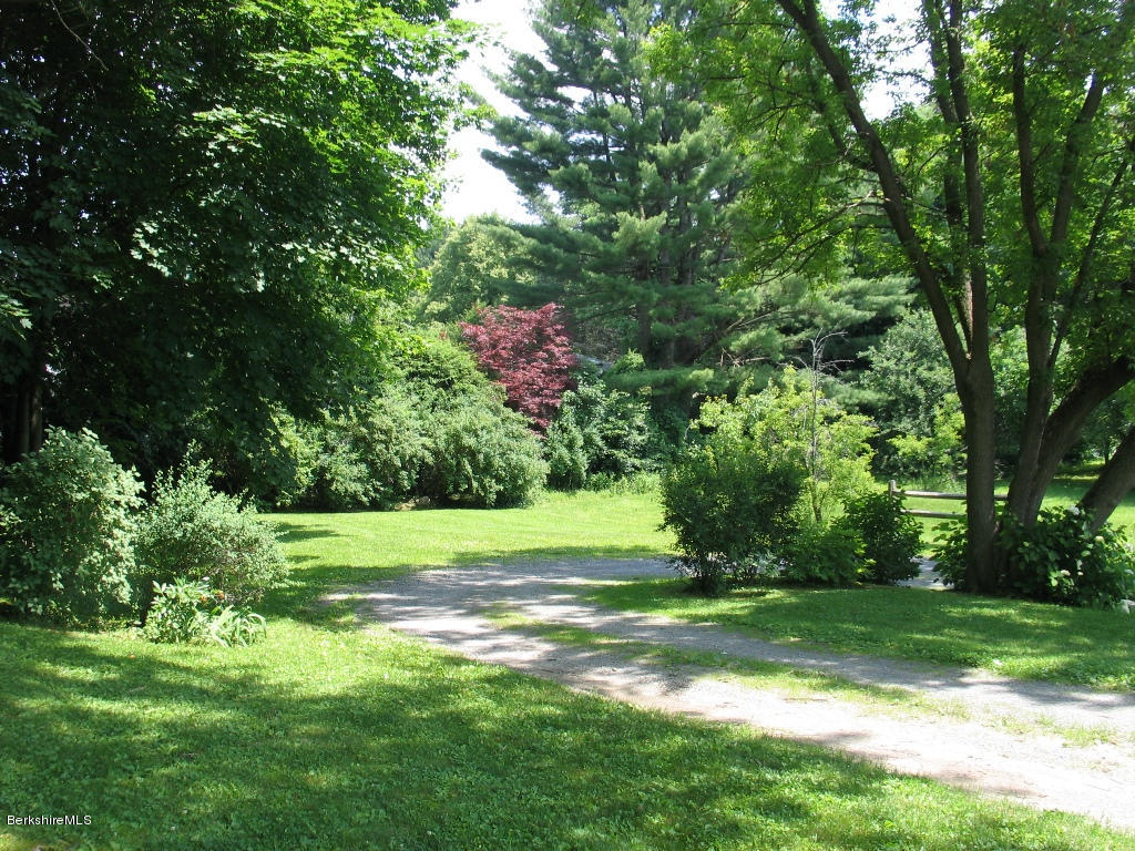 1258 North Hoosac Road Williamstown, MA 01267 - Photo 10 of 11 Driveway